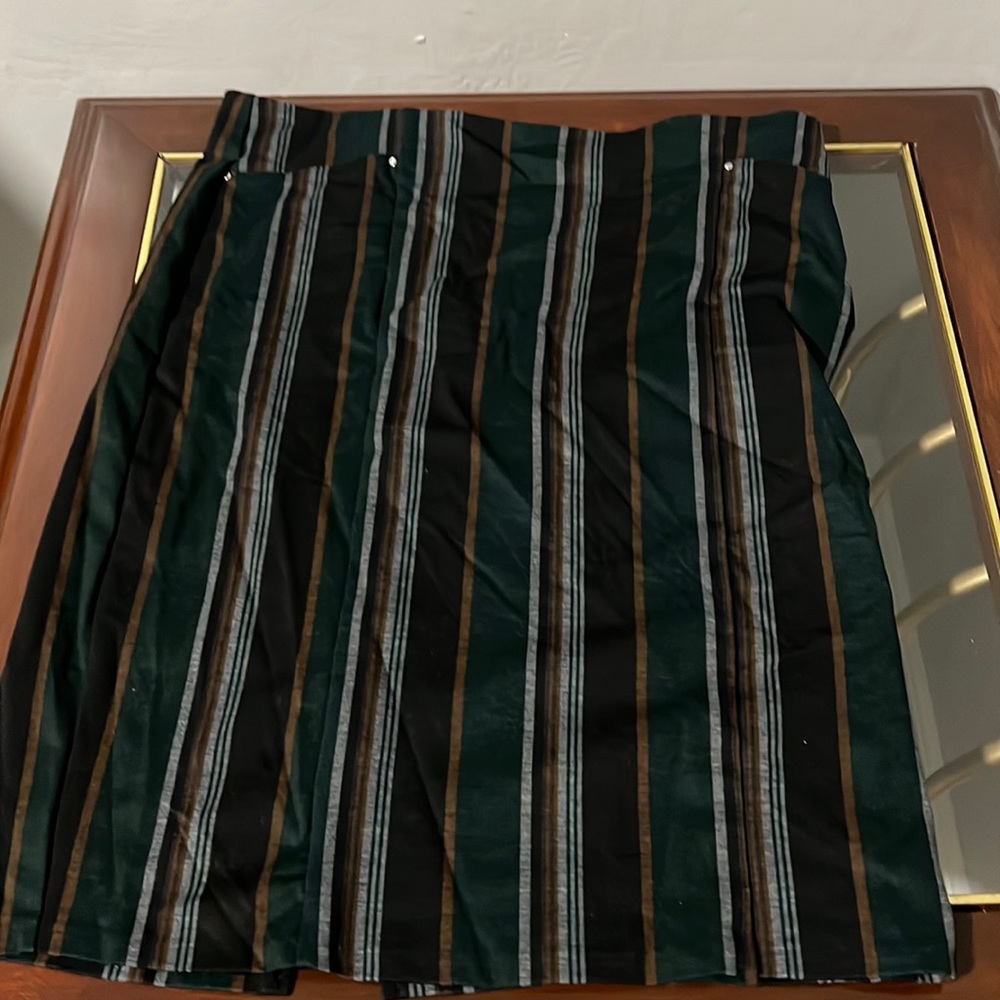 Woman’s skirt like new